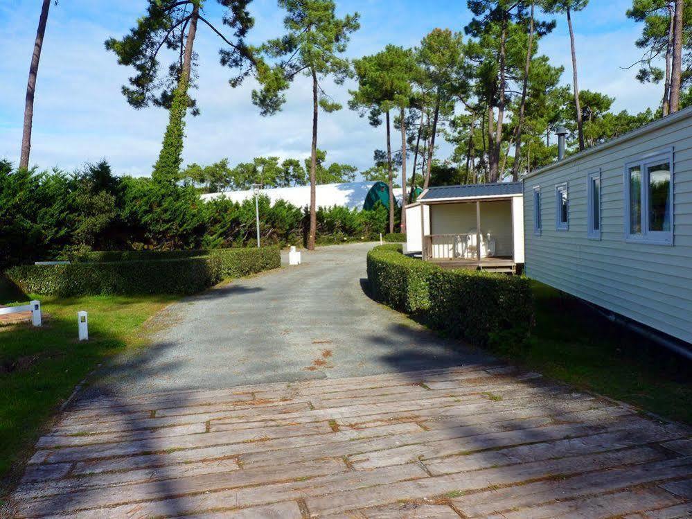 Sous Les Pins Hotell Ronce-les-Bains Exteriör bild