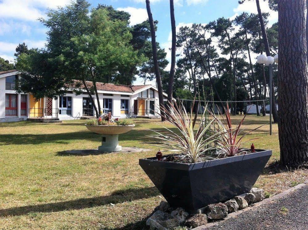 Sous Les Pins Hotell Ronce-les-Bains Exteriör bild